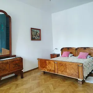 Apartment Place, Krakow